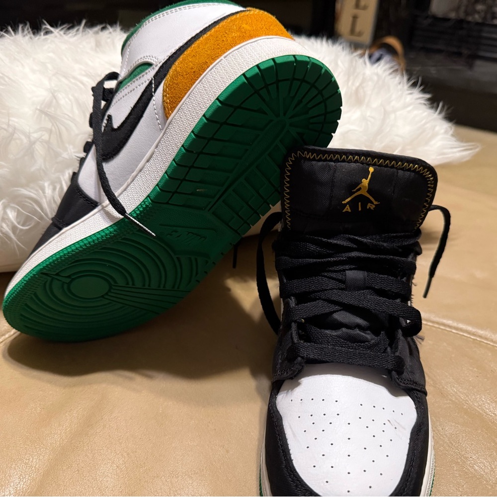 Nike Men's Multicolor High-Top Sneakers - Picture 3 of 4